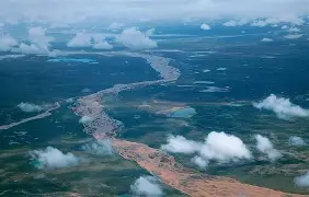 裴泰奇梅开二度帮助河床获胜