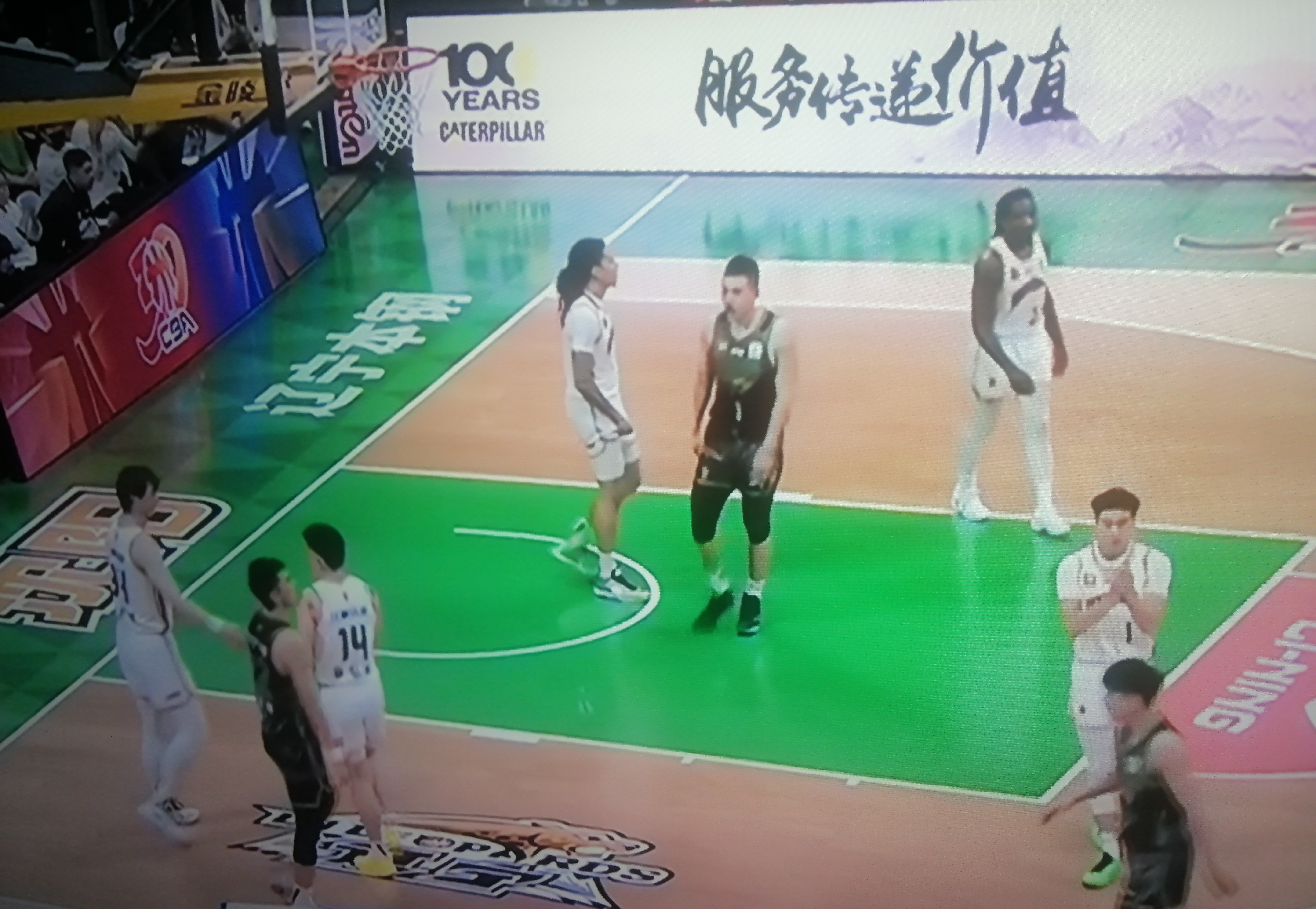 辽宁男篮客场力克上海队，取得大胜