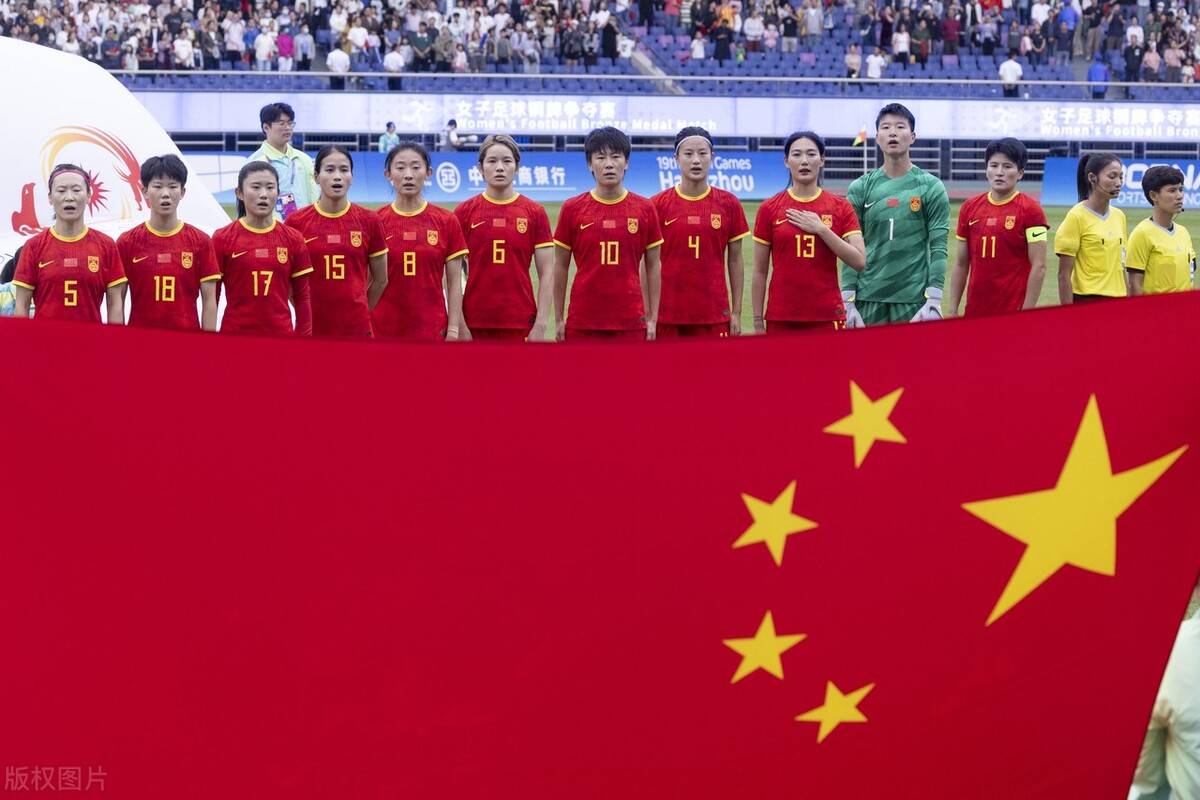国内女足比赛再创辉煌，队员斗志昂扬