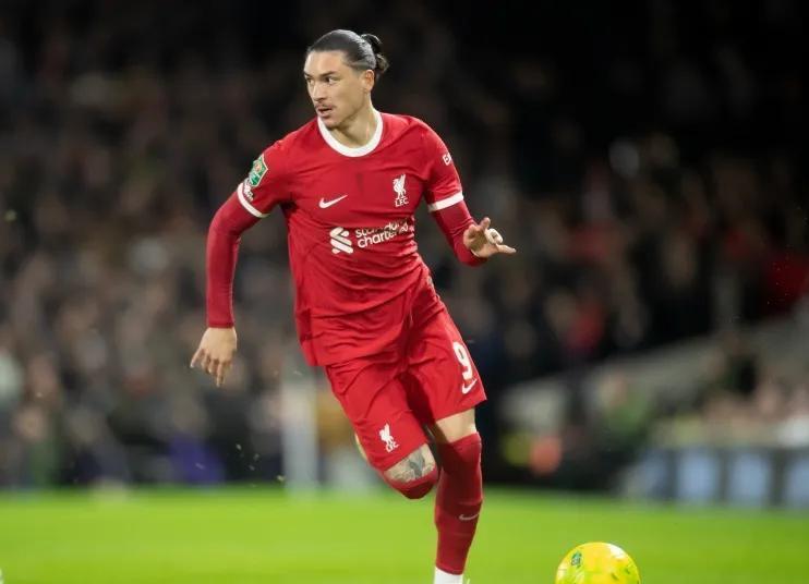 利物浦后场大将抢点稳健，成为防守中坚