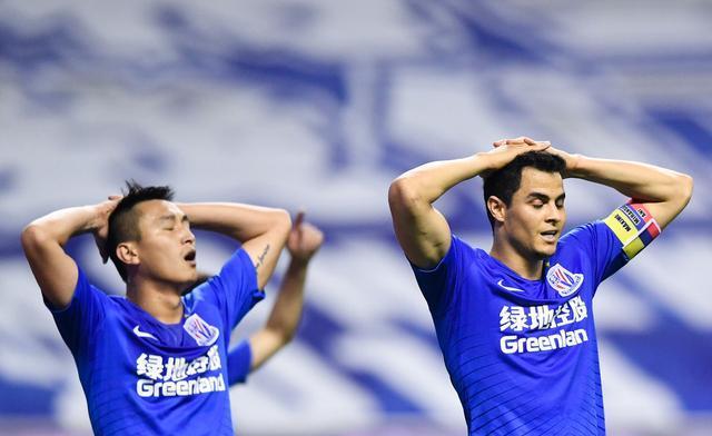 恒大全队配合出色,实现五连胜 恒大全队配合出色,实现五连胜