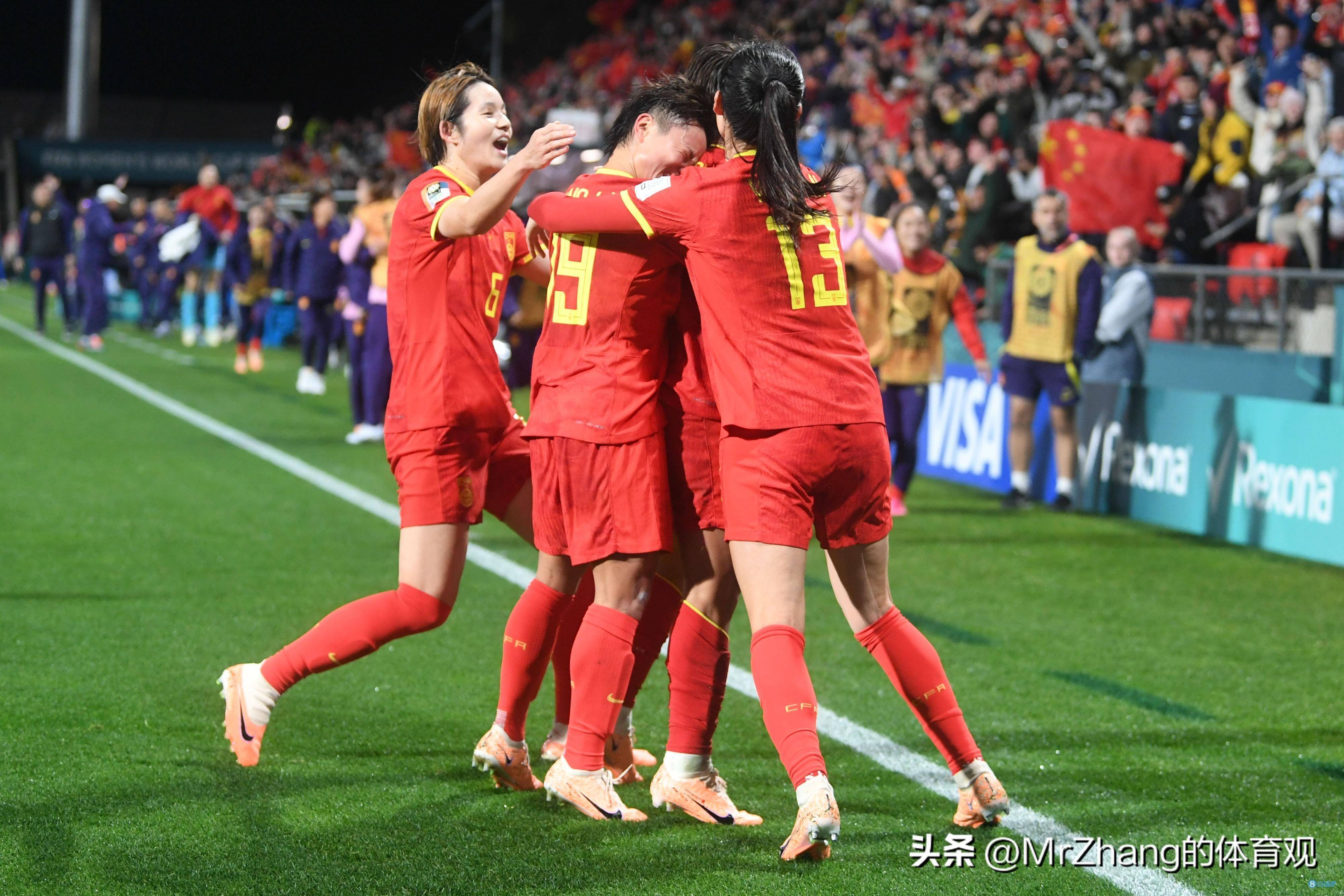 双雄对决：女足劲旅上演绝杀大战