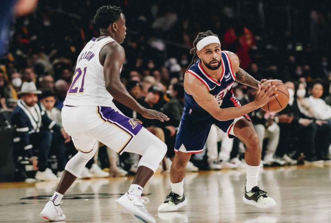 湖人连战连胜展现实力，一马当先晋级东部半决赛